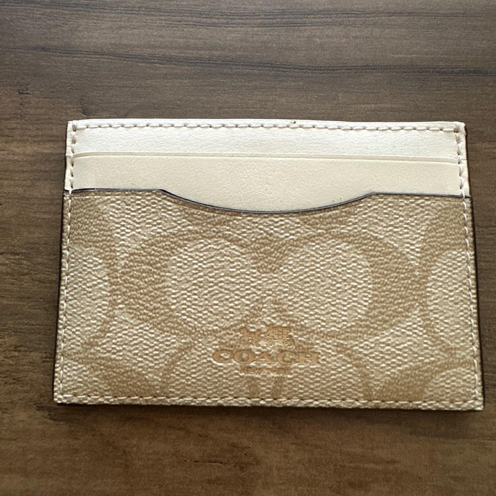 NWOT Coach Signature Tan and White  Card Holder